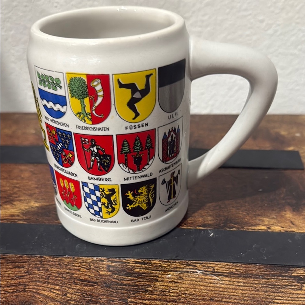 Vintage Munchner Beer Stein mug & a Ceramarte mug - Picture 10 of 13